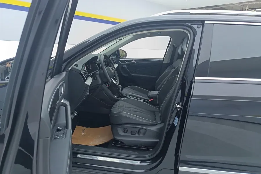 2023 Volkswagen Tiguan L 1.5T 160HP L4 7DCT,autocango,china used car exporter,china ev exporter,chinese used car exporter,chinese used ev exporter