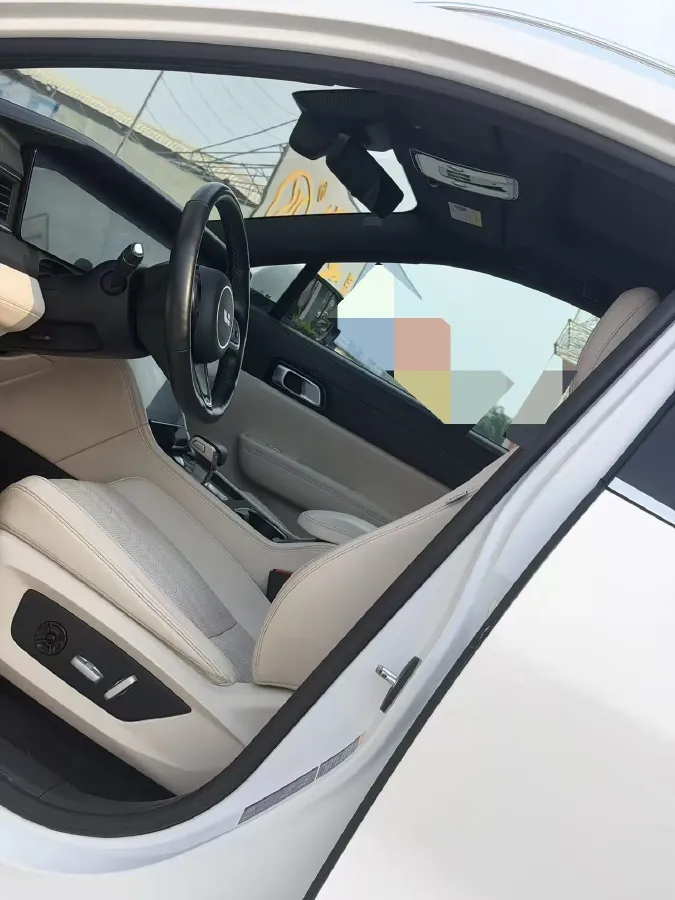 2020 Li ONE Range Extended 131HP REEV 40.5KWH,autocango,china used car exporter,china ev exporter,chinese used car exporter,chinese used ev exporter