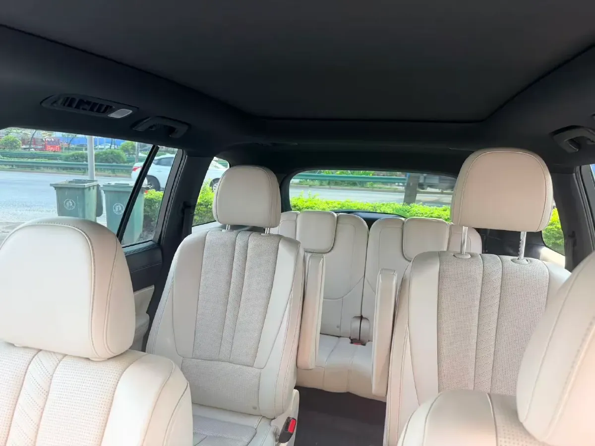 2020 Li ONE Range Extended 131HP REEV 40.5KWH,autocango,china used car exporter,china ev exporter,chinese used car exporter,chinese used ev exporter