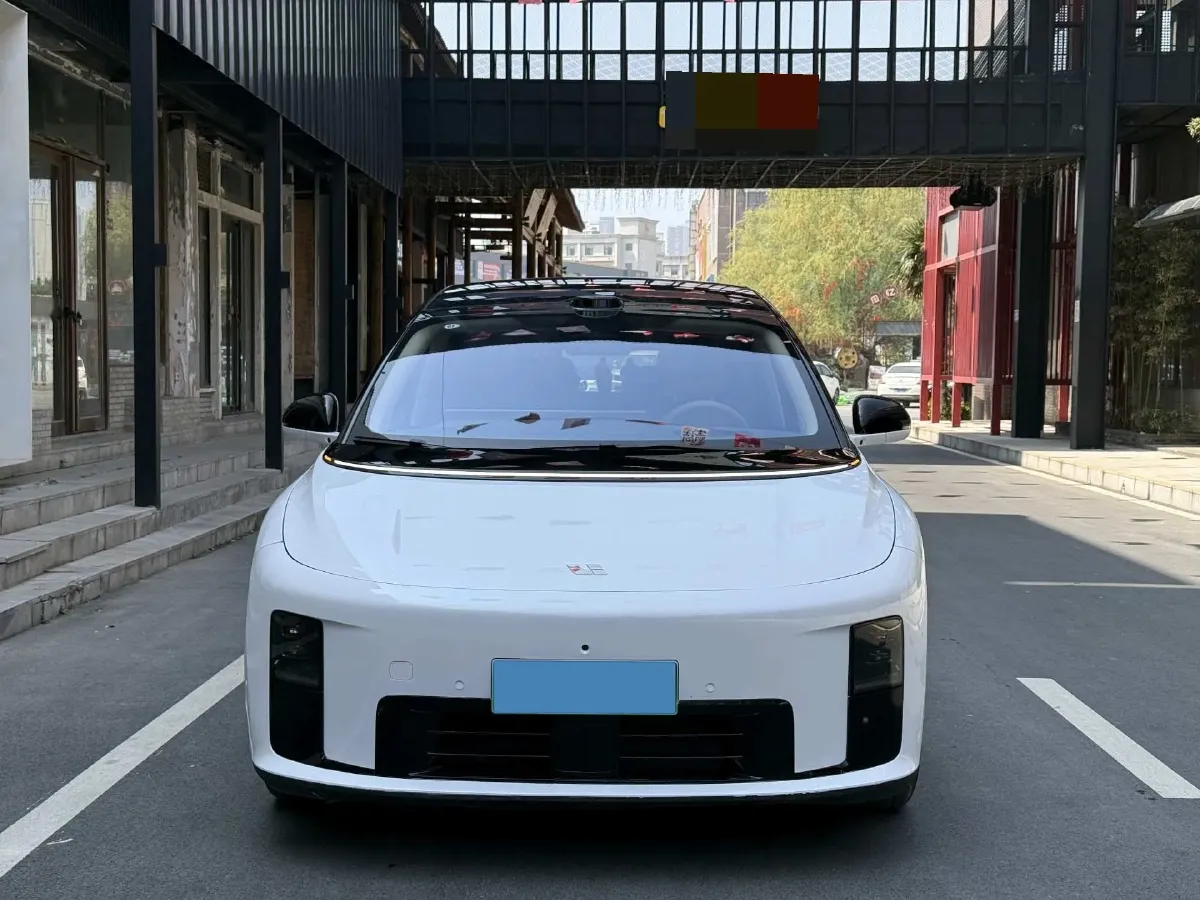 2025 Li i8 BEV,autocango,china used car exporter,china ev exporter,chinese used car exporter,chinese used ev exporter