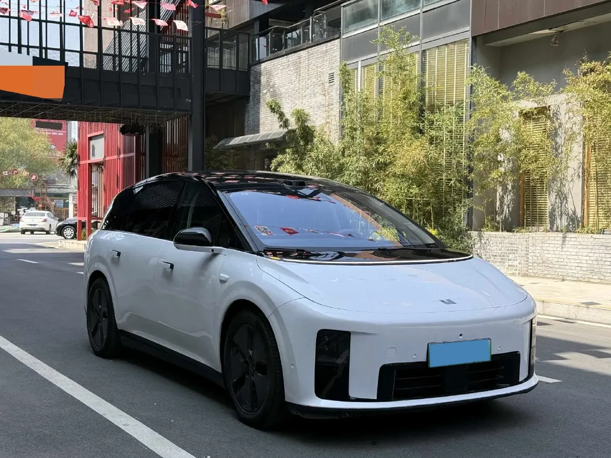 2025 Li i8 BEV,autocango,china used car exporter,china ev exporter,chinese used car exporter,chinese used ev exporter