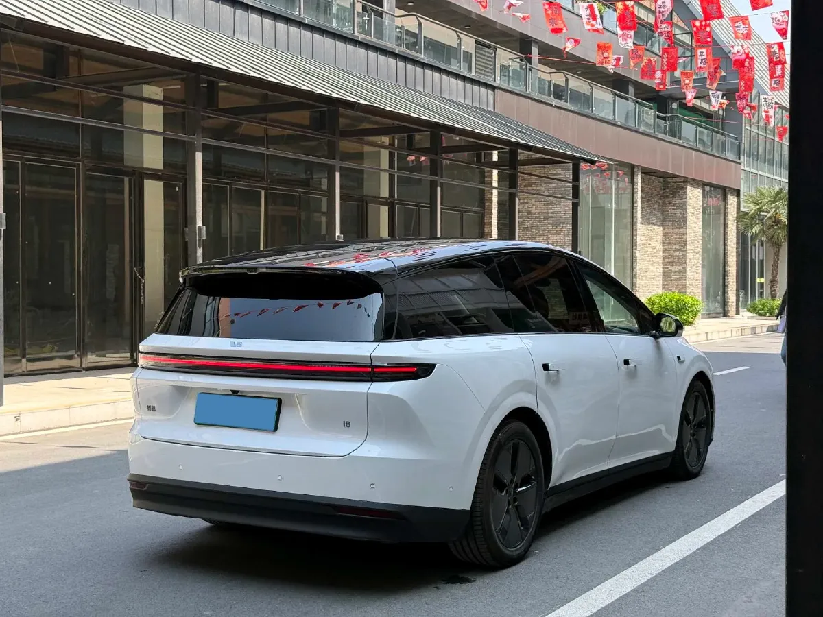 2025 Li i8 BEV,autocango,china used car exporter,china ev exporter,chinese used car exporter,chinese used ev exporter