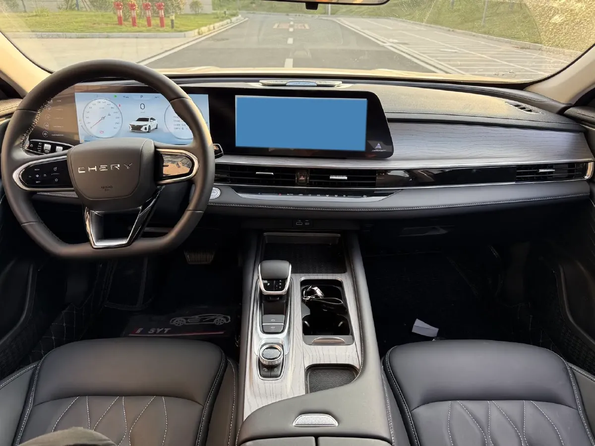 2025 Chery Arrizo 8 1.6T 197HP L4 7DCT,autocango,china used car exporter,china ev exporter,chinese used car exporter,chinese used ev exporter