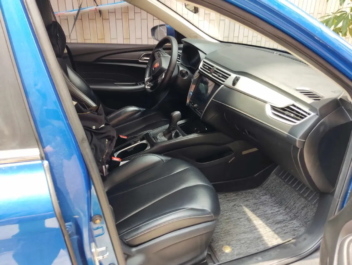 2020 Roewe i5 1.5L 120HP L4 CVT,autocango,china used car exporter,china ev exporter,chinese used car exporter,chinese used ev exporter