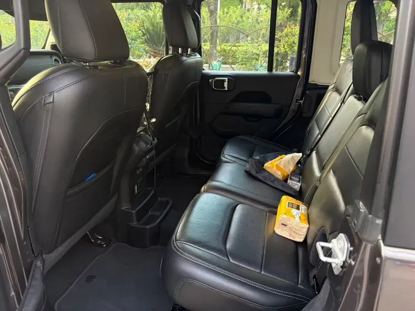 2019 Jeep Wrangler 2.0T 266HP L4 8AT,autocango,china used car exporter,china ev exporter,chinese used car exporter,chinese used ev exporter