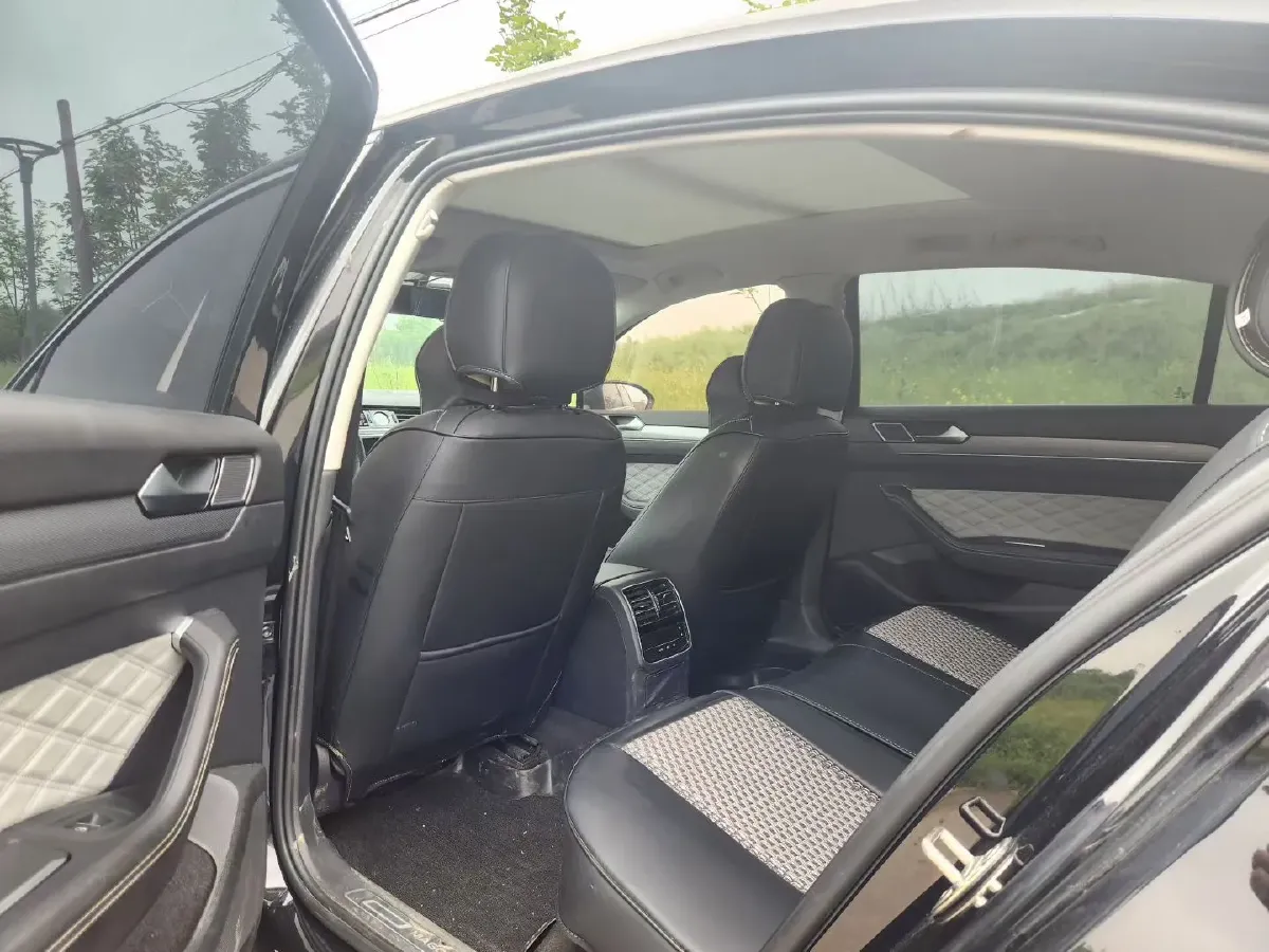 2023 Volkswagen Magotan 1.4T 150HP L4 7DCT,autocango,china used car exporter,china ev exporter,chinese used car exporter,chinese used ev exporter