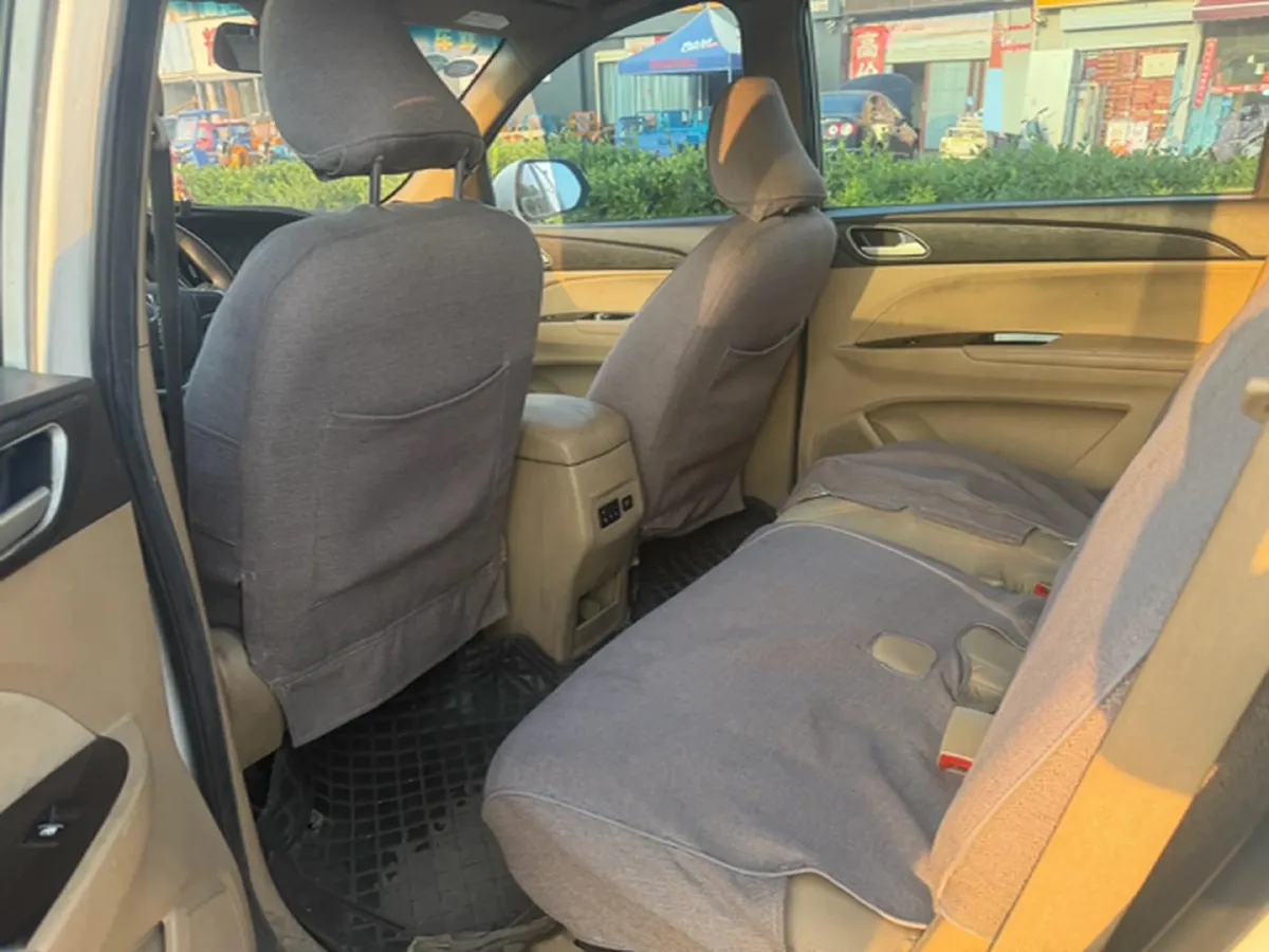 2016 BaoJun 730 1.5L 112HP L4 5MT,autocango,china used car exporter,china ev exporter,chinese used car exporter,chinese used ev exporter