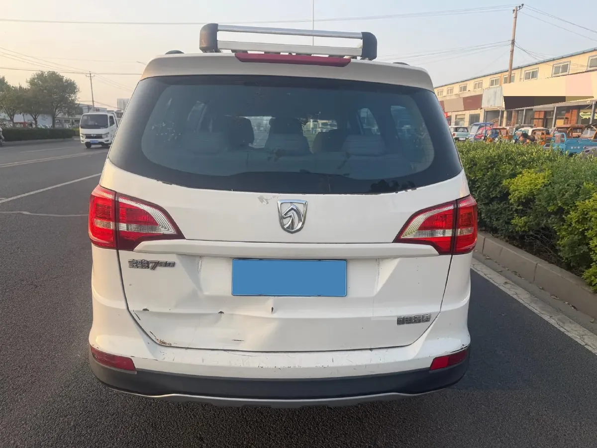 2016 BaoJun 730 1.5L 112HP L4 5MT,autocango,china used car exporter,china ev exporter,chinese used car exporter,chinese used ev exporter