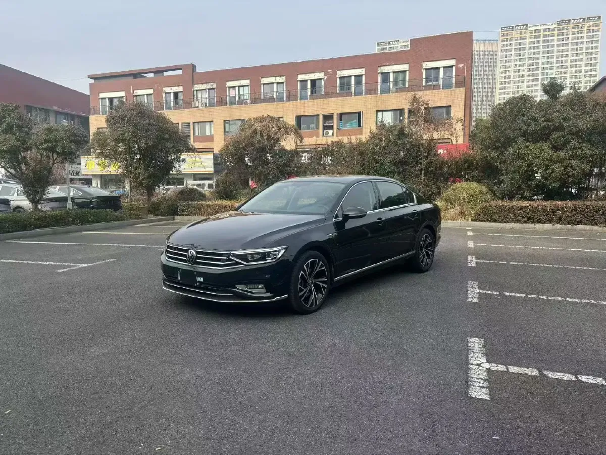 2021 Volkswagen Magotan 2.0T 186HP L4 7DCT,autocango,china used car exporter,china ev exporter,chinese used car exporter,chinese used ev exporter