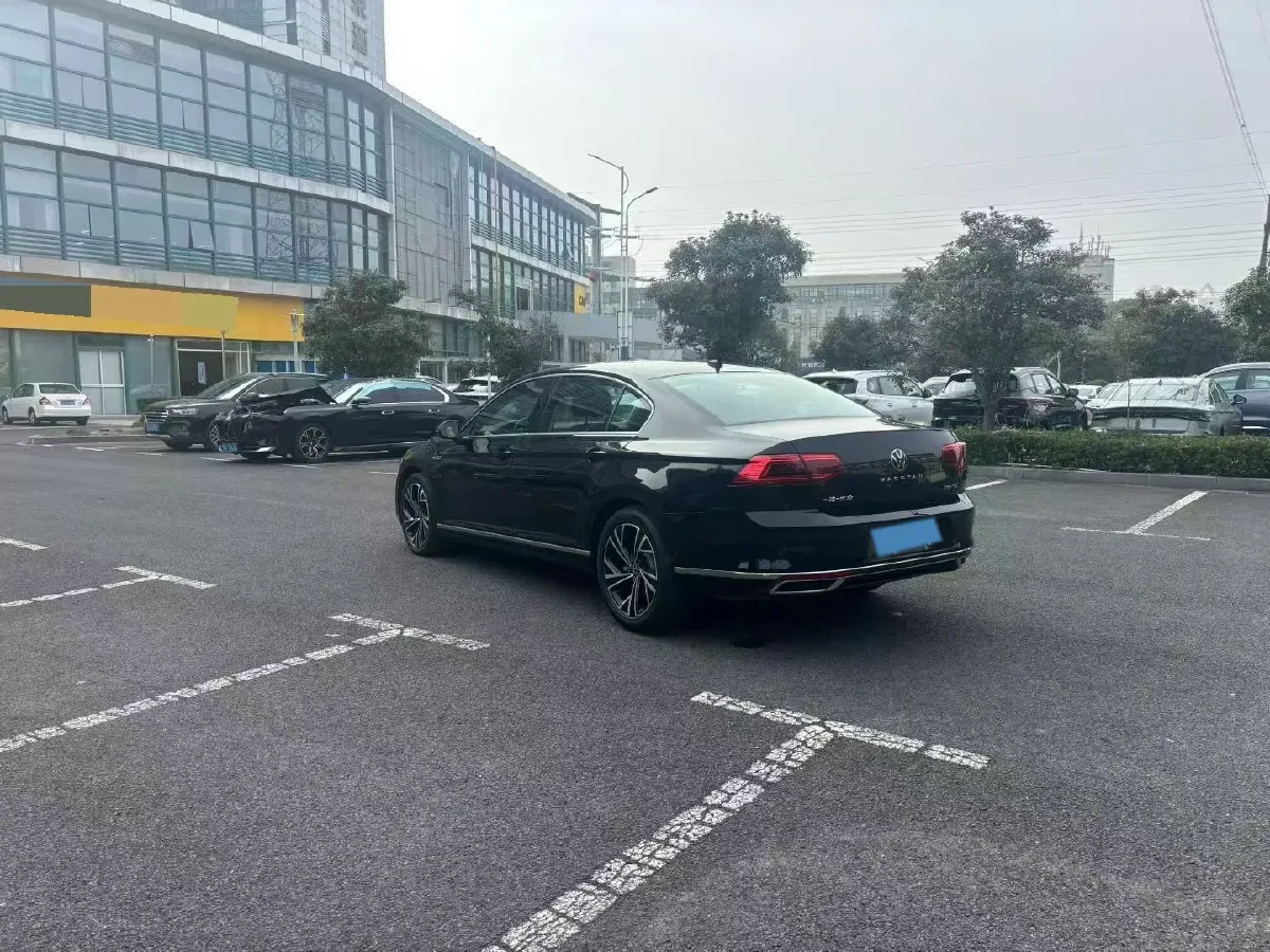 2021 Volkswagen Magotan 2.0T 186HP L4 7DCT,autocango,china used car exporter,china ev exporter,chinese used car exporter,chinese used ev exporter