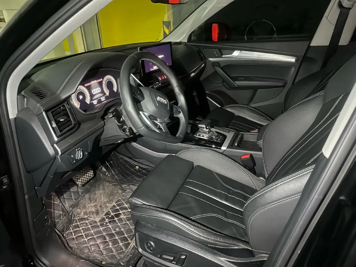 2022 Audi Q5L 2.0T 190HP L4 7DCT,autocango,china used car exporter,china ev exporter,chinese used car exporter,chinese used ev exporter