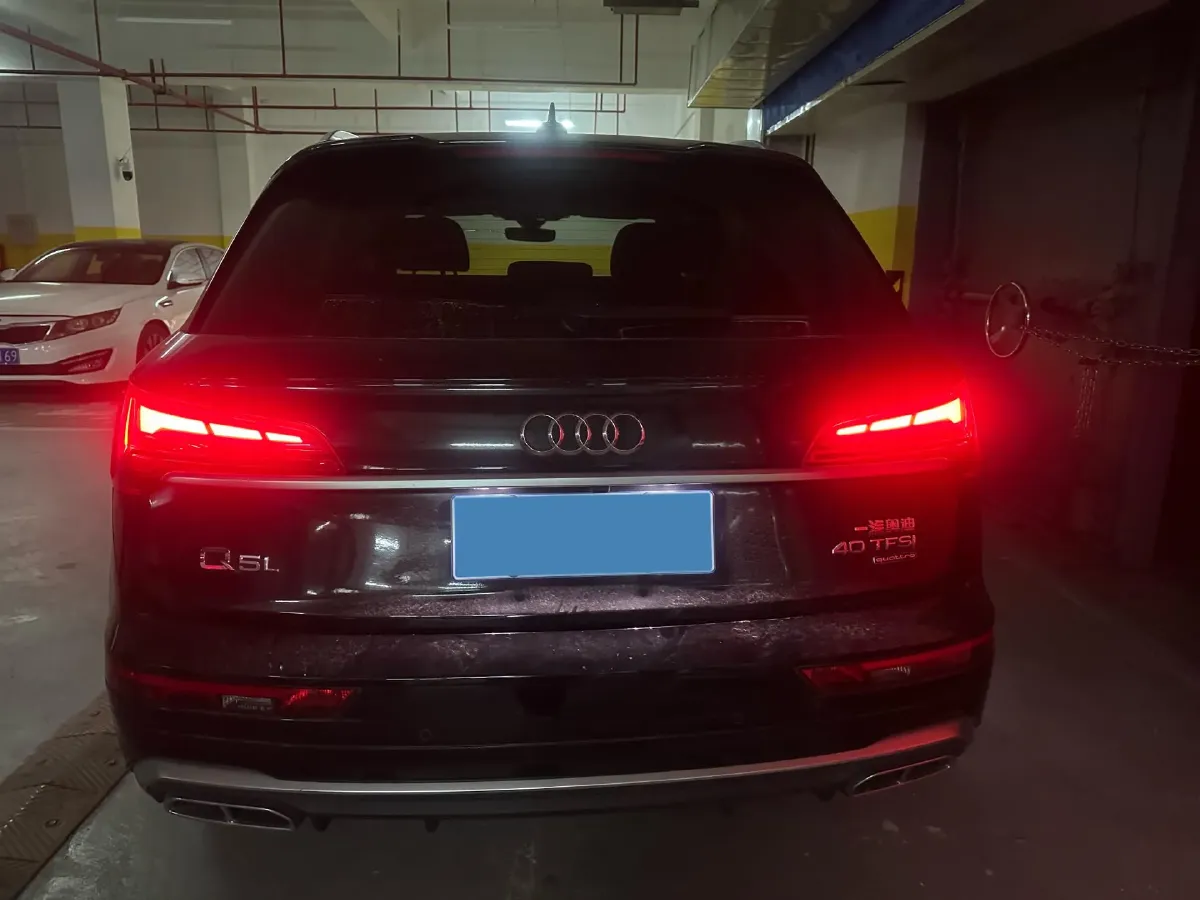 2022 Audi Q5L 2.0T 190HP L4 7DCT,autocango,china used car exporter,china ev exporter,chinese used car exporter,chinese used ev exporter