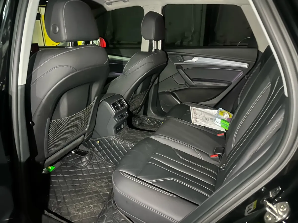 2022 Audi Q5L 2.0T 190HP L4 7DCT,autocango,china used car exporter,china ev exporter,chinese used car exporter,chinese used ev exporter