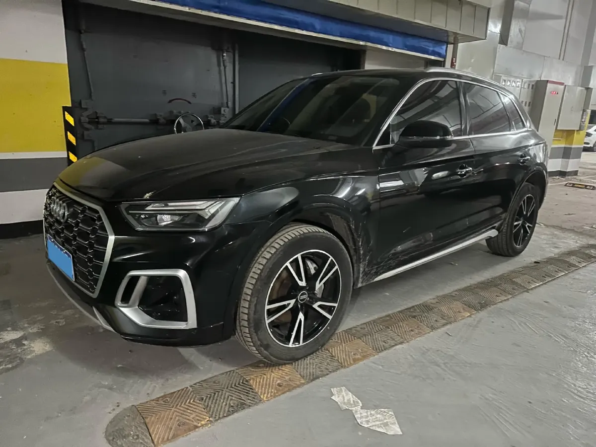 2022 Audi Q5L 2.0T 190HP L4 7DCT,autocango,china used car exporter,china ev exporter,chinese used car exporter,chinese used ev exporter