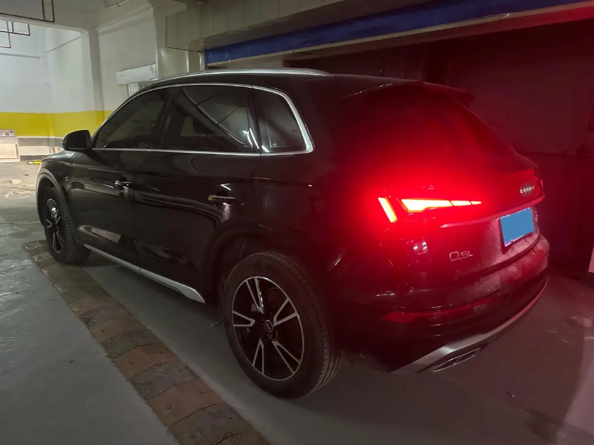 2022 Audi Q5L 2.0T 190HP L4 7DCT,autocango,china used car exporter,china ev exporter,chinese used car exporter,chinese used ev exporter