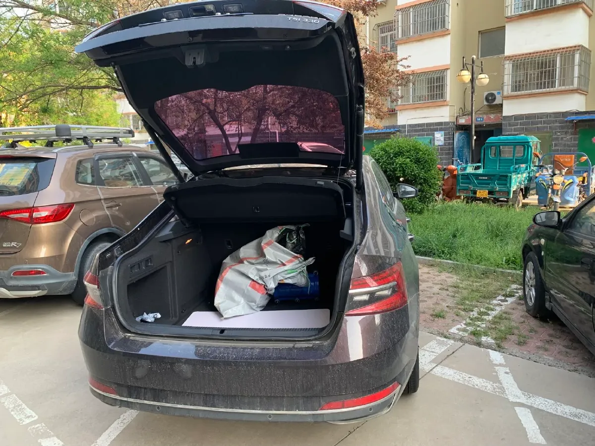 2019 Skoda Superb 2.0T 186HP L4 7DCT,autocango,china used car exporter,china ev exporter,chinese used car exporter,chinese used ev exporter