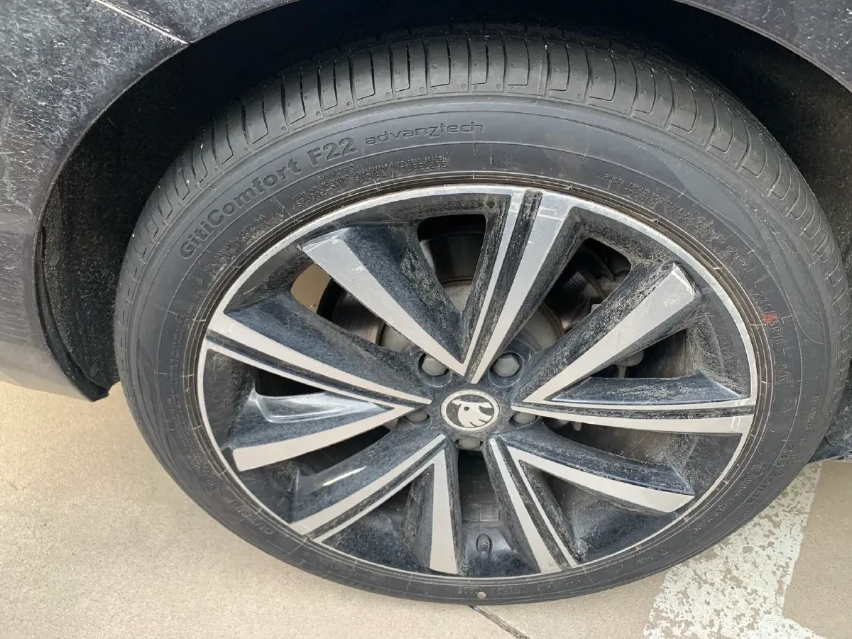 2019 Skoda Superb 2.0T 186HP L4 7DCT,autocango,china used car exporter,china ev exporter,chinese used car exporter,chinese used ev exporter