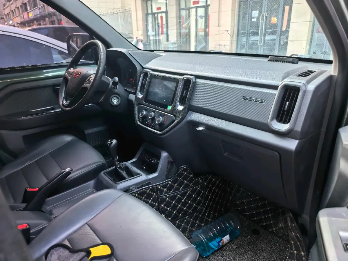 2021 WuLing ZhentTu 1.5L 99HP L4 5MT,autocango,china used car exporter,china ev exporter,chinese used car exporter,chinese used ev exporter