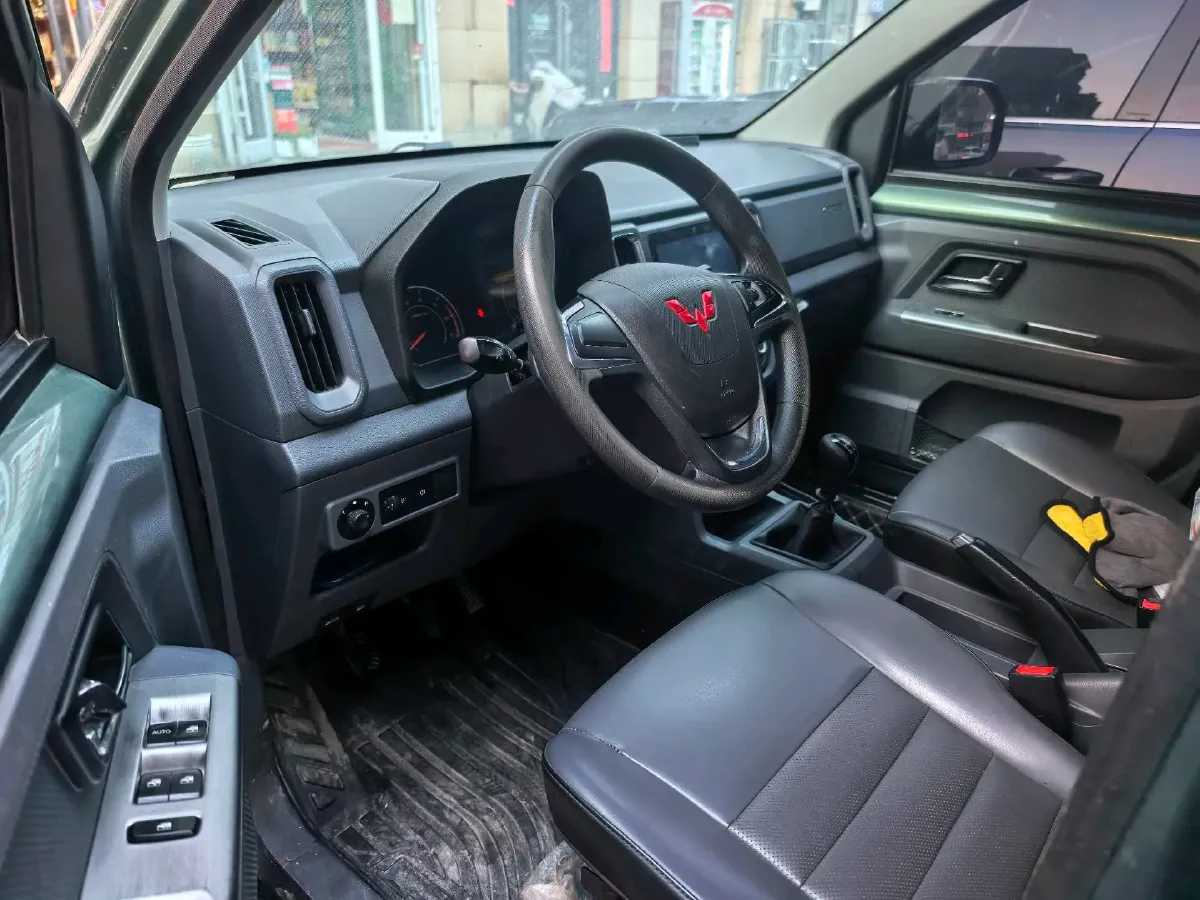 2021 WuLing ZhentTu 1.5L 99HP L4 5MT,autocango,china used car exporter,china ev exporter,chinese used car exporter,chinese used ev exporter