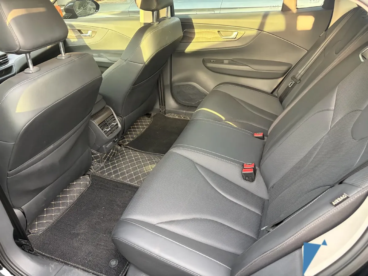 2022 HongQi E-QM5 BEV 54KWH,autocango,china used car exporter,china ev exporter,chinese used car exporter,chinese used ev exporter