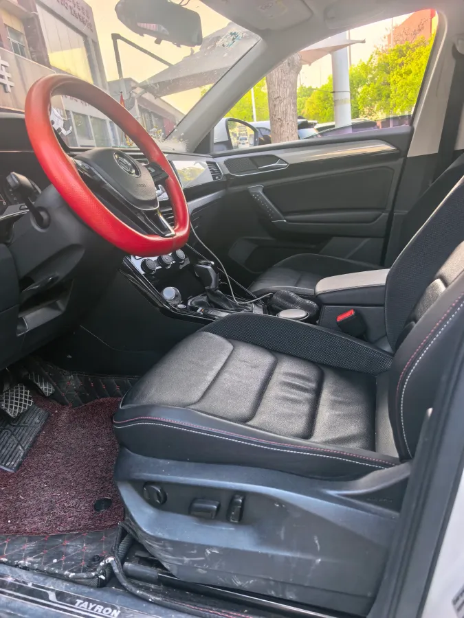 2019 Jeep Cherokee 2.0T 234HP L4 9AT,autocango,china used car exporter,china ev exporter,chinese used car exporter,chinese used ev exporter