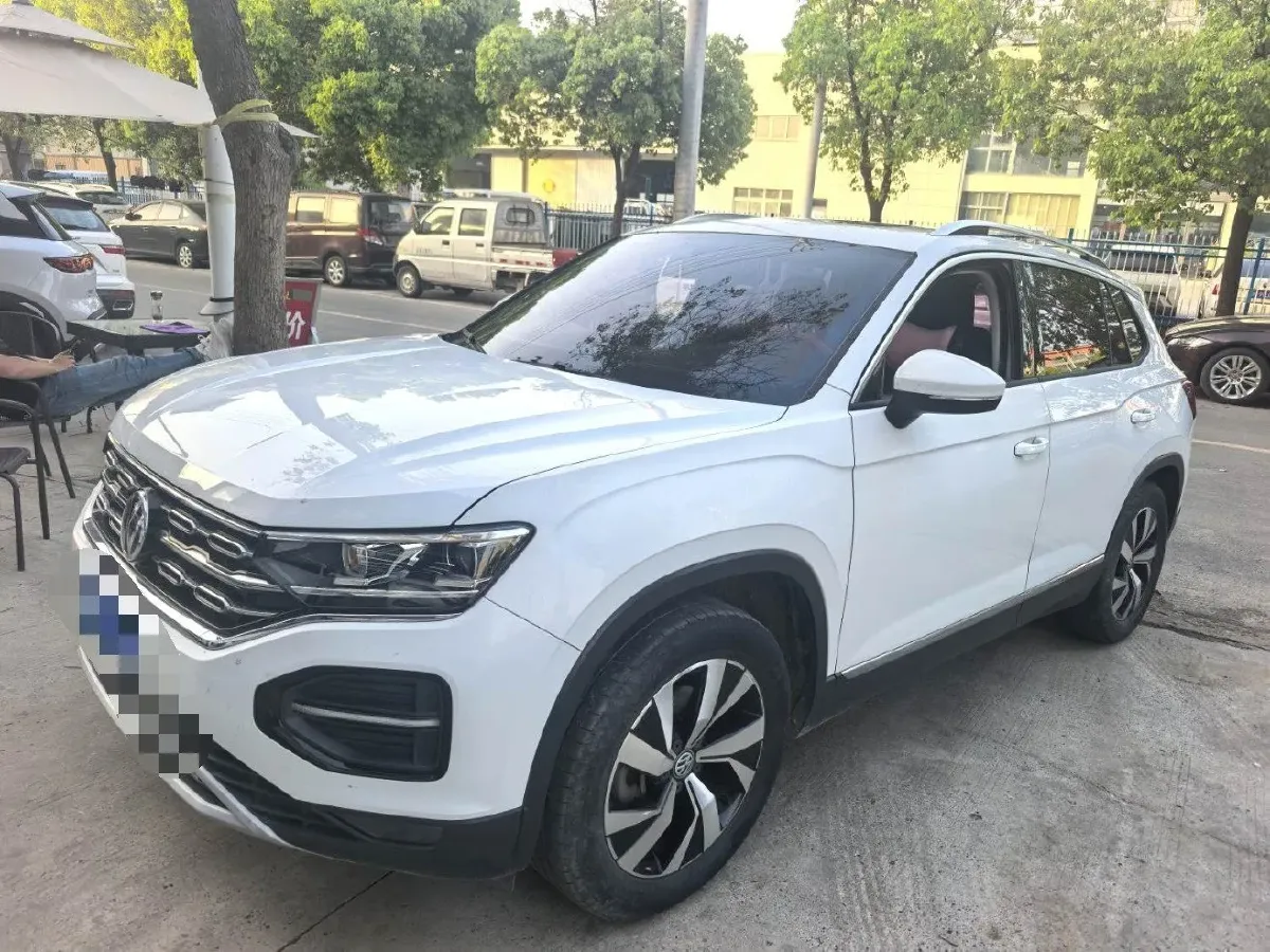 2019 Jeep Cherokee 2.0T 234HP L4 9AT,autocango,china used car exporter,china ev exporter,chinese used car exporter,chinese used ev exporter