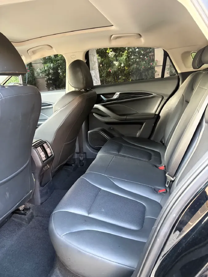 2023 Bestune B70 1.5T 169HP L4 7DCT,autocango,china used car exporter,china ev exporter,chinese used car exporter,chinese used ev exporter