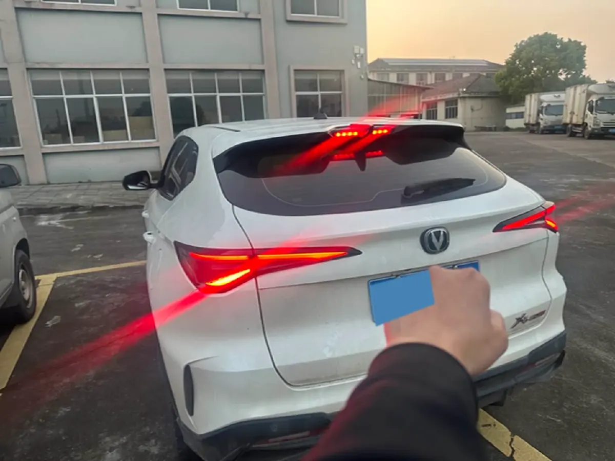 2025 ChangAn X5 PLUS 1.5T 188HP L4 7DCT,autocango,china used car exporter,china ev exporter,chinese used car exporter,chinese used ev exporter