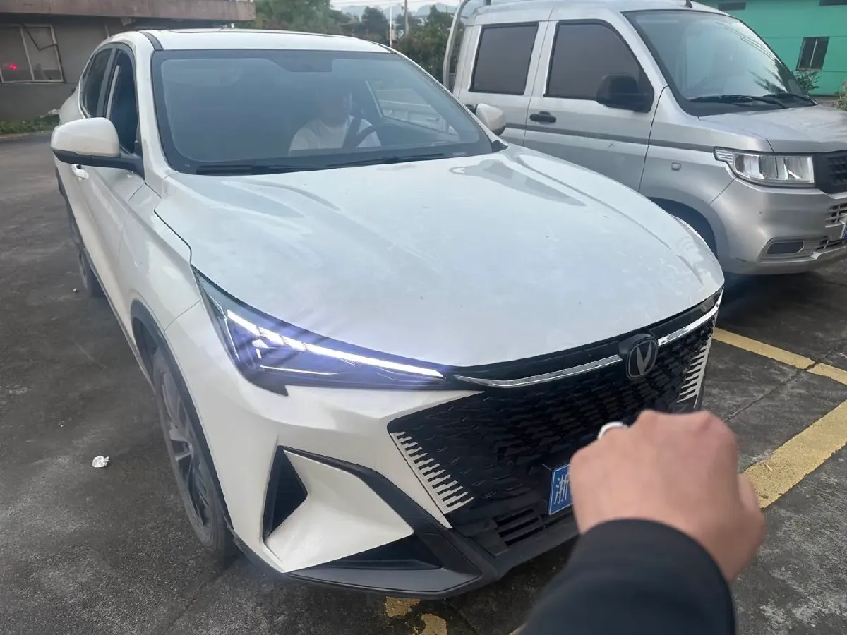 2025 ChangAn X5 PLUS 1.5T 188HP L4 7DCT,autocango,china used car exporter,china ev exporter,chinese used car exporter,chinese used ev exporter