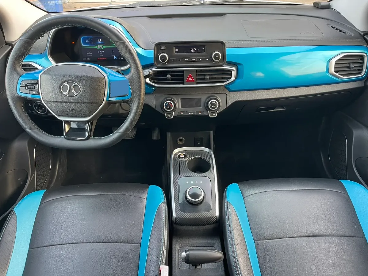 2018 Landwind XiaoYao 1.5T 163HP L4 CVT,autocango,china used car exporter,china ev exporter,chinese used car exporter,chinese used ev exporter