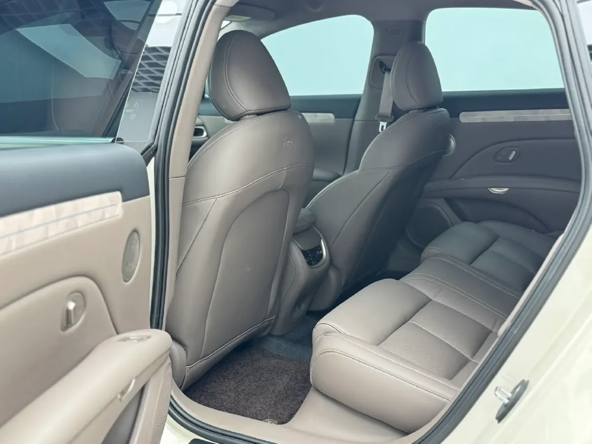 2025 IM L6 BEV,autocango,china used car exporter,china ev exporter,chinese used car exporter,chinese used ev exporter