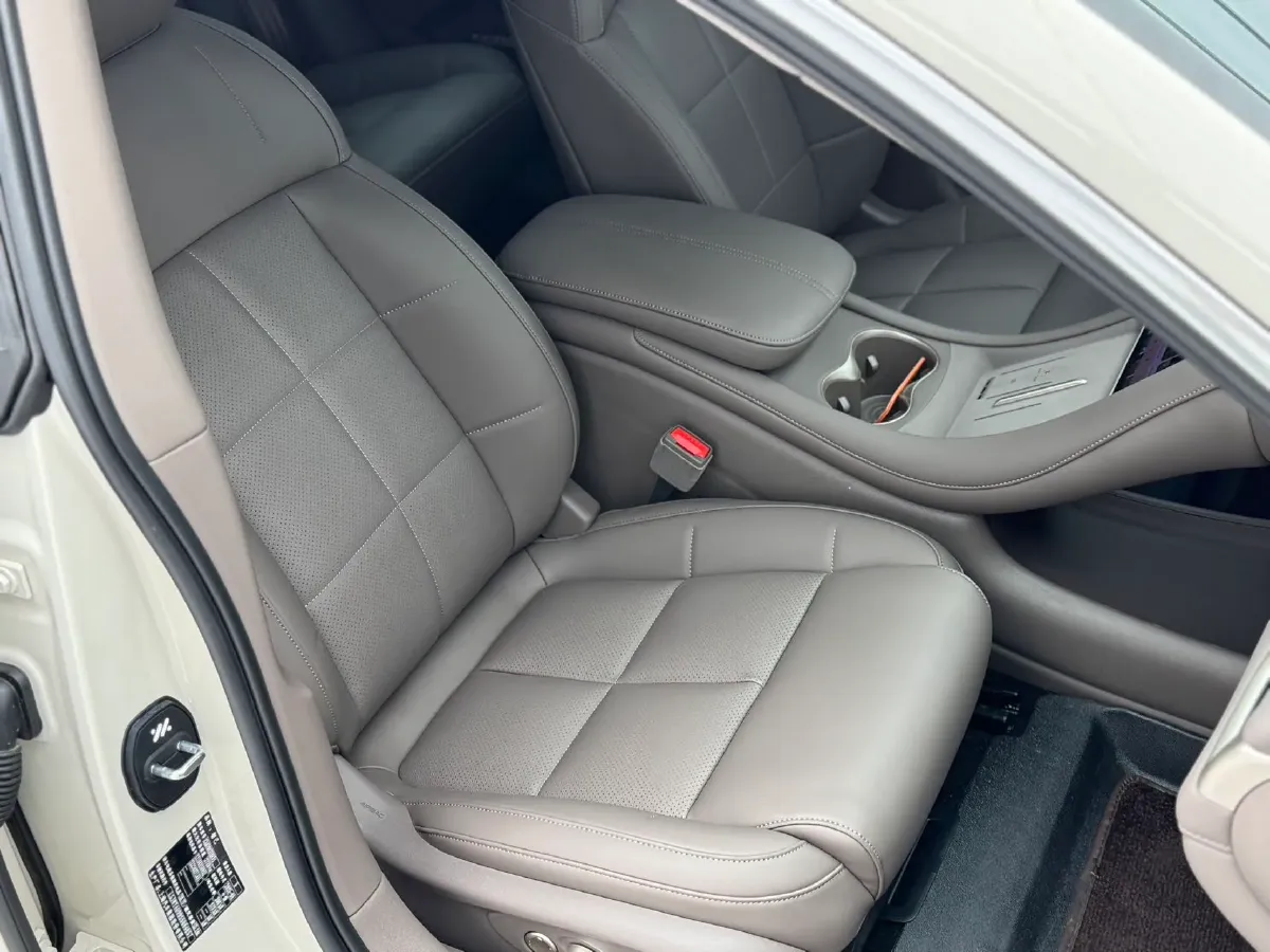 2025 IM L6 BEV,autocango,china used car exporter,china ev exporter,chinese used car exporter,chinese used ev exporter