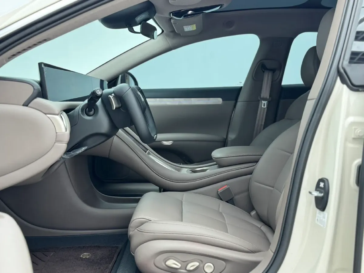 2025 IM L6 BEV,autocango,china used car exporter,china ev exporter,chinese used car exporter,chinese used ev exporter