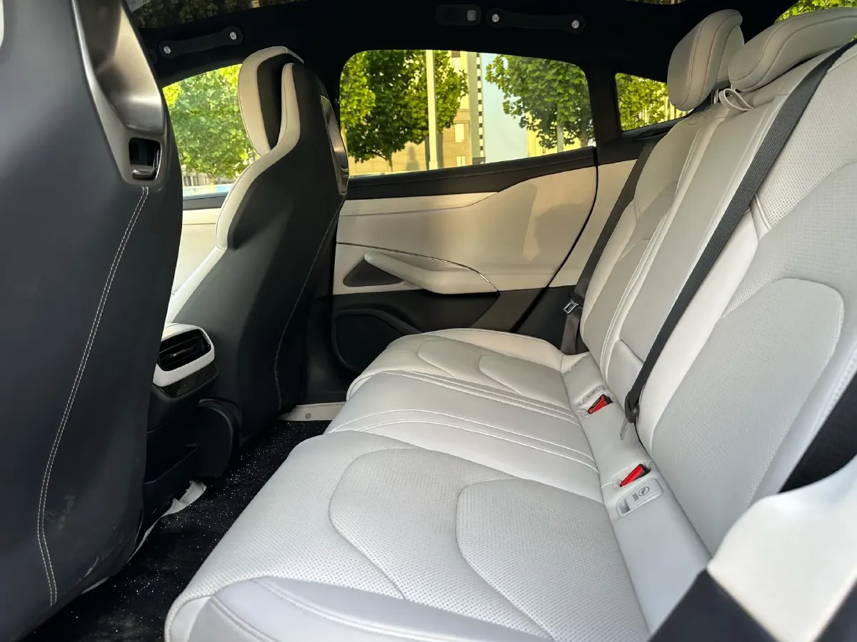 2024 MI SU7 BEV 101KWH,autocango,china used car exporter,china ev exporter,chinese used car exporter,chinese used ev exporter