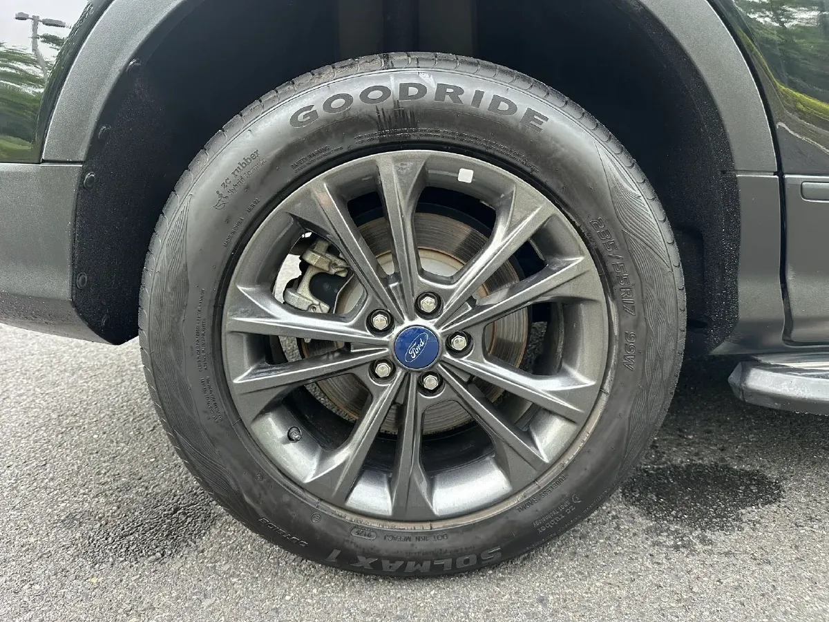 2019 Ford Kuga 1.5T 182HP L4 6AT,autocango,china used car exporter,china ev exporter,chinese used car exporter,chinese used ev exporter