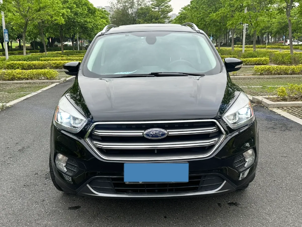 2019 Ford Kuga 1.5T 182HP L4 6AT,autocango,china used car exporter,china ev exporter,chinese used car exporter,chinese used ev exporter
