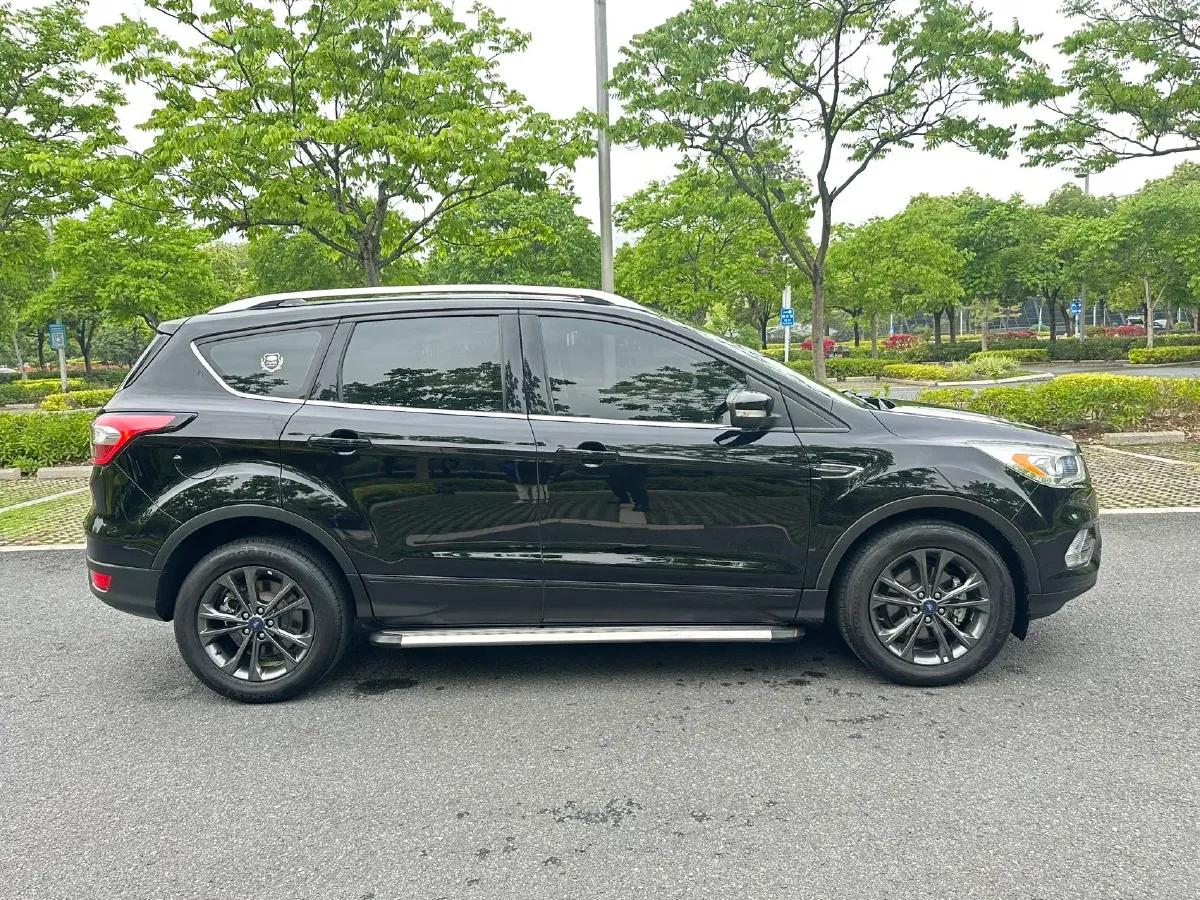 2019 Ford Kuga 1.5T 182HP L4 6AT,autocango,china used car exporter,china ev exporter,chinese used car exporter,chinese used ev exporter