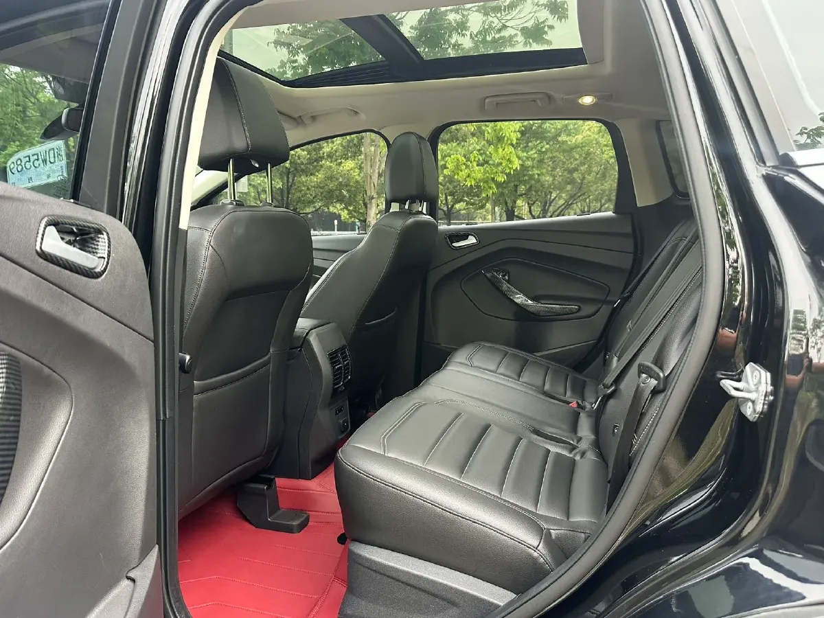 2019 Ford Kuga 1.5T 182HP L4 6AT,autocango,china used car exporter,china ev exporter,chinese used car exporter,chinese used ev exporter