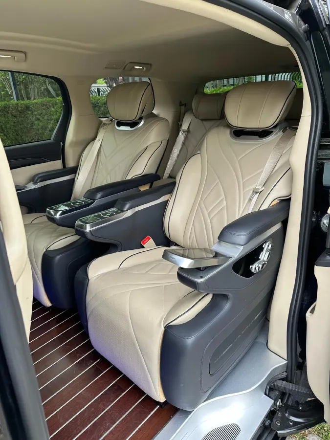 2022 Buick GL8 2.0T 237HP L4 9AT,autocango,china used car exporter,china ev exporter,chinese used car exporter,chinese used ev exporter