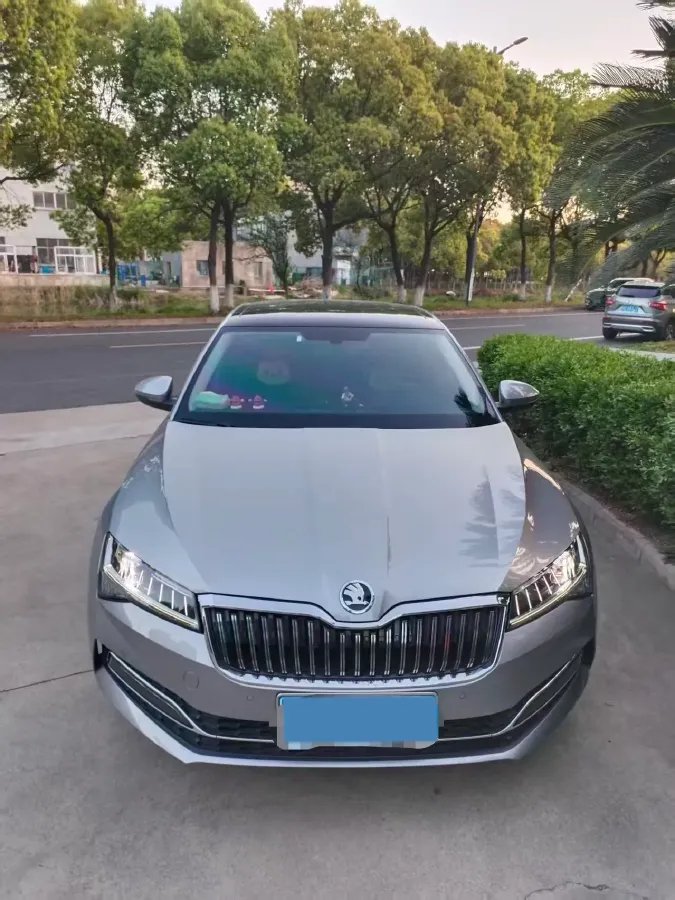 2023 Skoda Superb 1.4T 150HP L4 7DCT,autocango,china used car exporter,china ev exporter,chinese used car exporter,chinese used ev exporter