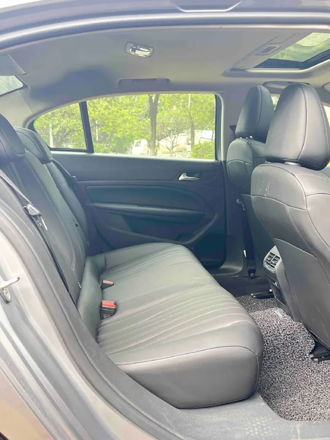 2024 Peugeot 408 1.5T 173HP L4 6AT,autocango,china used car exporter,china ev exporter,chinese used car exporter,chinese used ev exporter