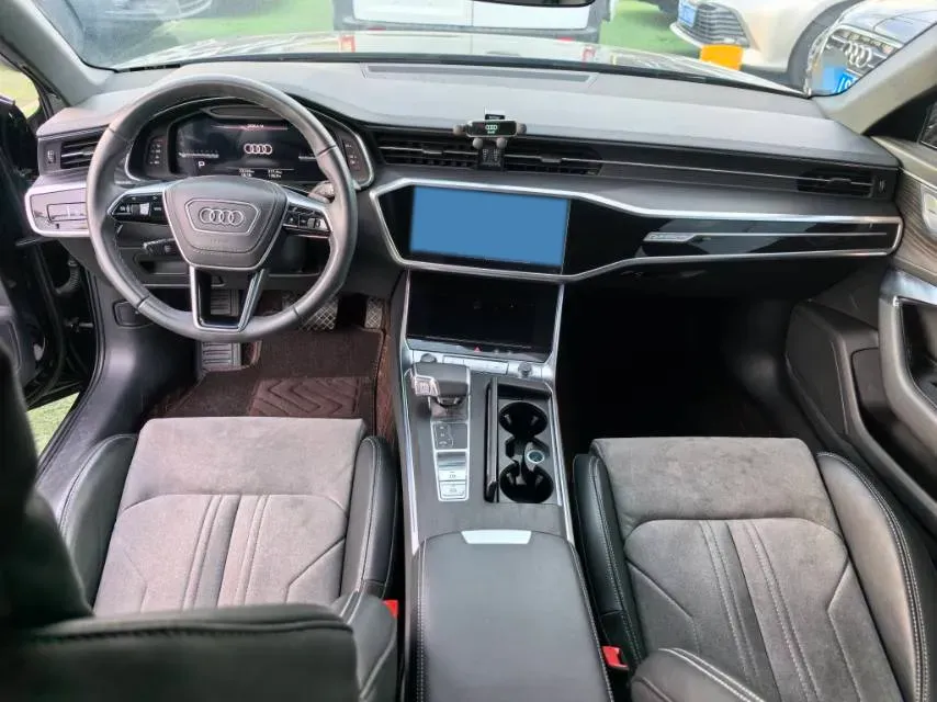 2024 Audi A6L 2.0T 245HP L4 7DCT,autocango,china used car exporter,china ev exporter,chinese used car exporter,chinese used ev exporter