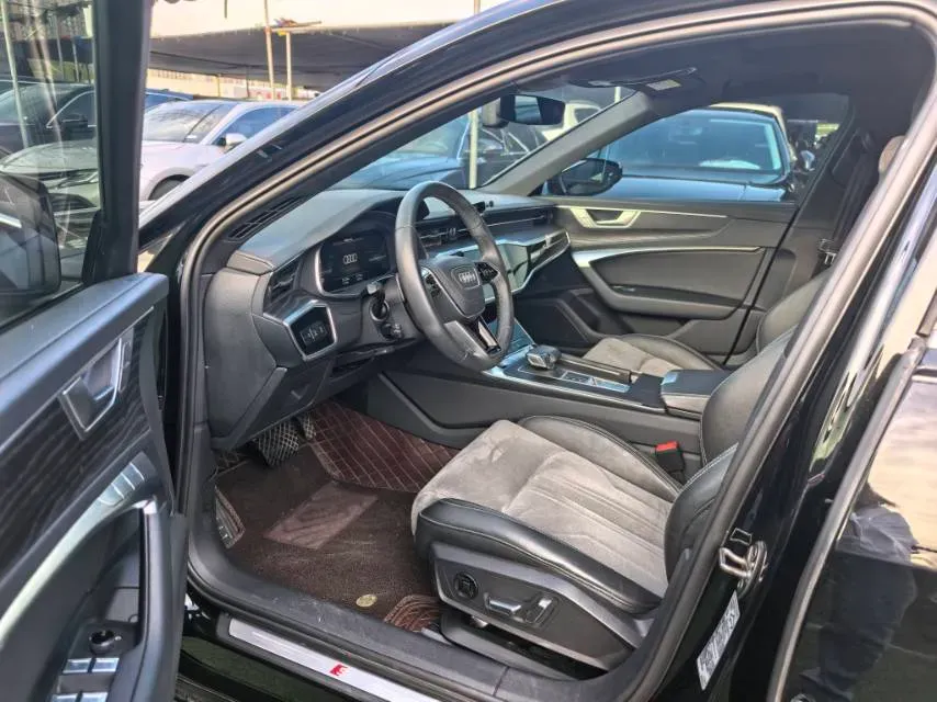 2024 Audi A6L 2.0T 245HP L4 7DCT,autocango,china used car exporter,china ev exporter,chinese used car exporter,chinese used ev exporter