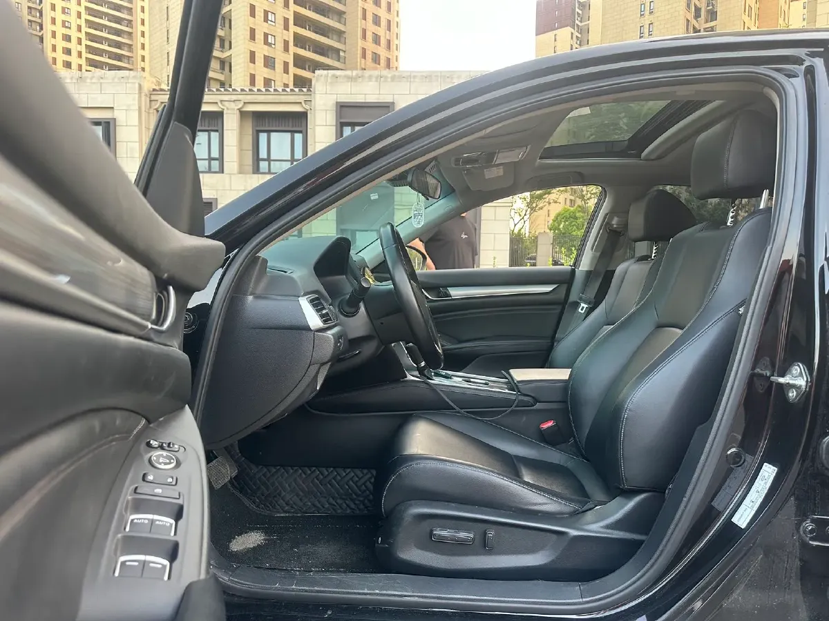 2022 Honda Accord 1.5T 194HP L4 CVT,autocango,china used car exporter,china ev exporter,chinese used car exporter,chinese used ev exporter