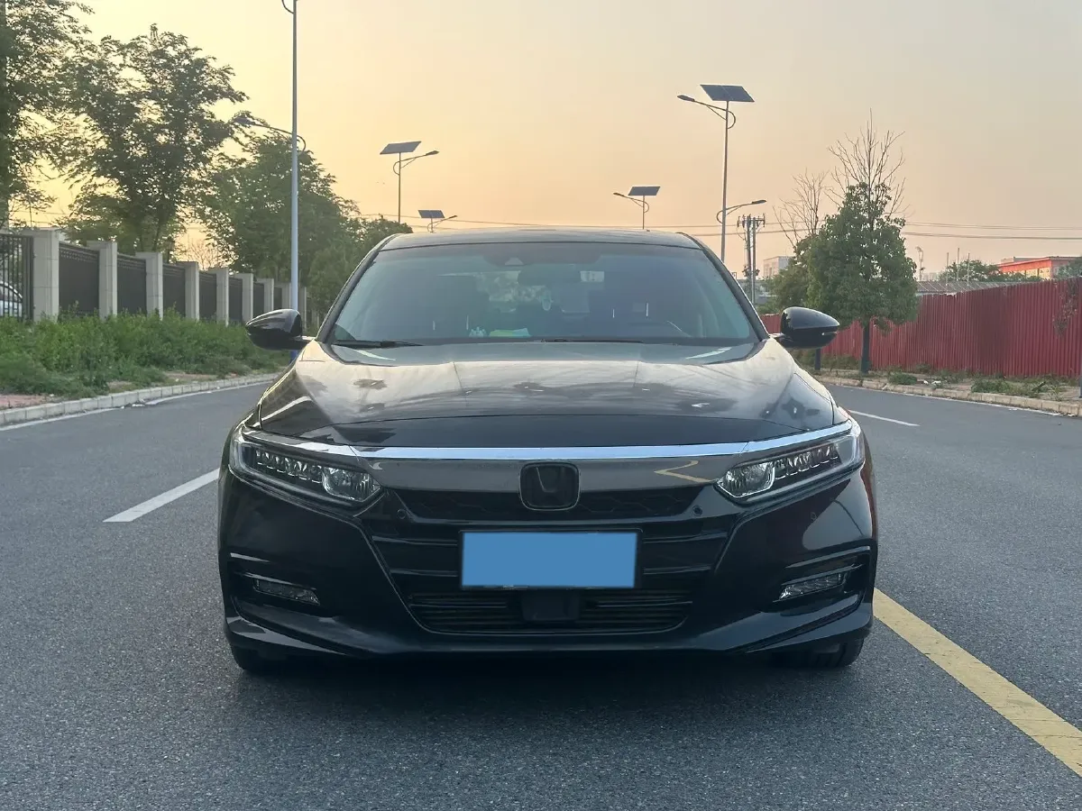 2022 Honda Accord 1.5T 194HP L4 CVT,autocango,china used car exporter,china ev exporter,chinese used car exporter,chinese used ev exporter