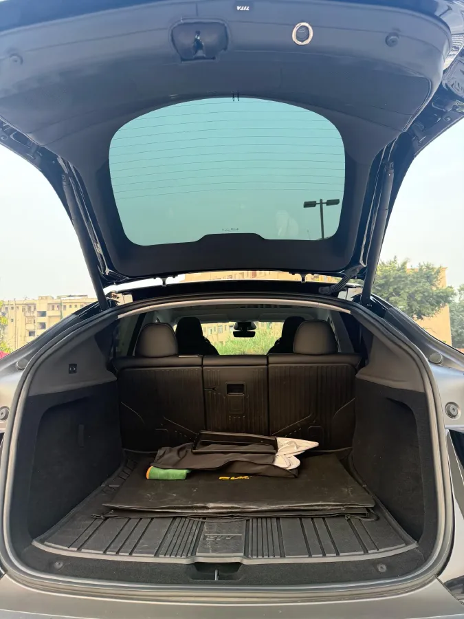 2025 Tesla Model Y BEV 78.4KWH,autocango,china used car exporter,china ev exporter,chinese used car exporter,chinese used ev exporter