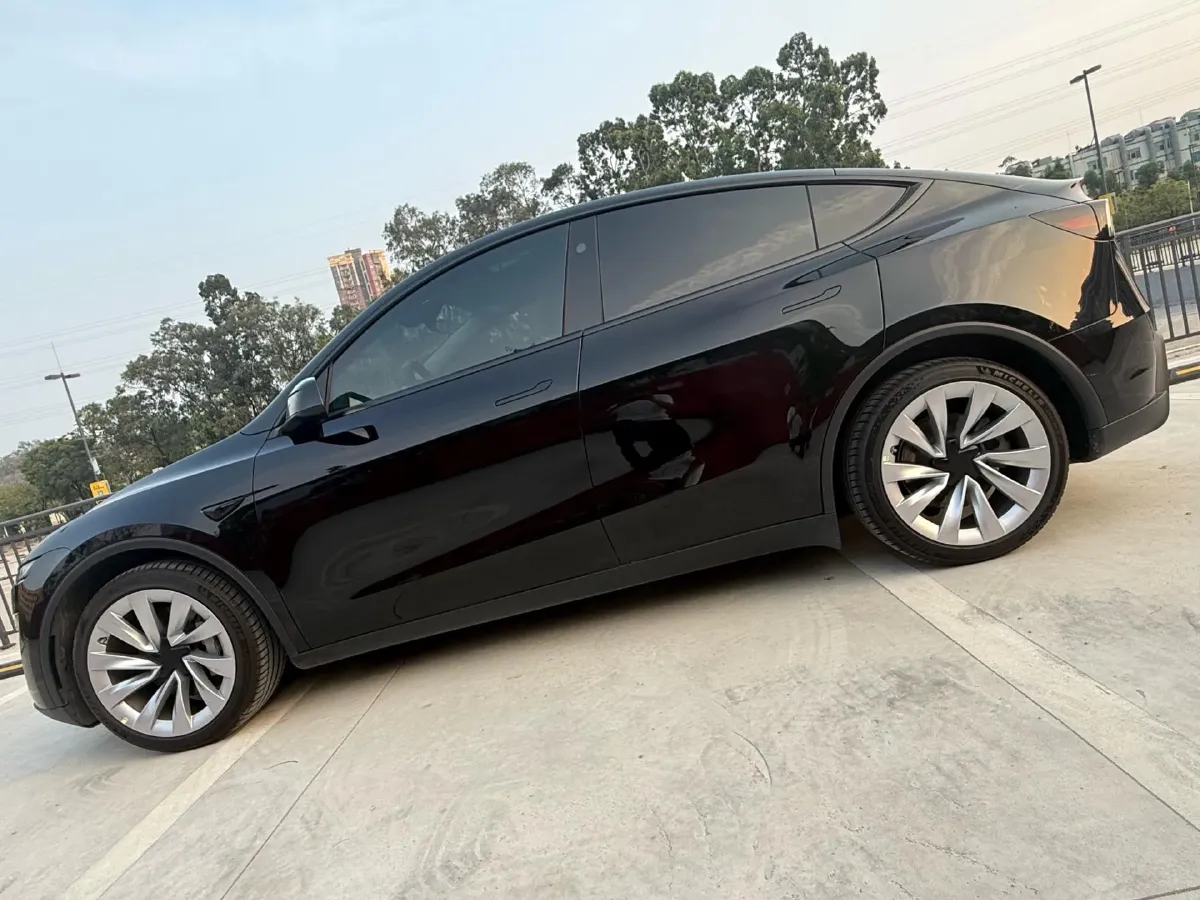 2025 Tesla Model Y BEV 78.4KWH,autocango,china used car exporter,china ev exporter,chinese used car exporter,chinese used ev exporter