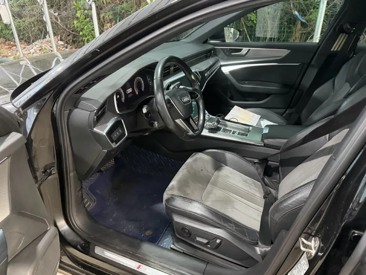 2021 Audi A6L 2.0T 224HP L4 7DCT,autocango,china used car exporter,china ev exporter,chinese used car exporter,chinese used ev exporter