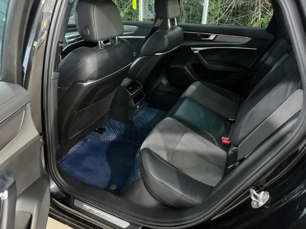 2021 Audi A6L 2.0T 224HP L4 7DCT,autocango,china used car exporter,china ev exporter,chinese used car exporter,chinese used ev exporter