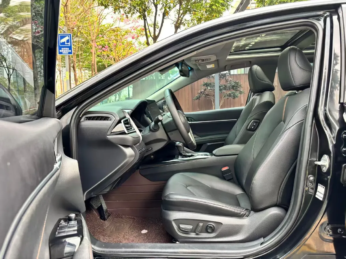 2023 Toyota Camry 2.5L 178HP L4 E-CVT Hybrid,autocango,china used car exporter,china ev exporter,chinese used car exporter,chinese used ev exporter